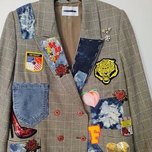 Medium women's junk blazer with patches